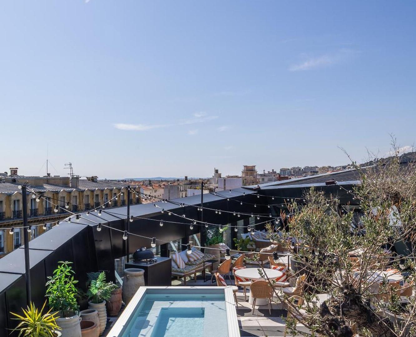 Hotel Doubletree By Hilton Centre Iconic 4*