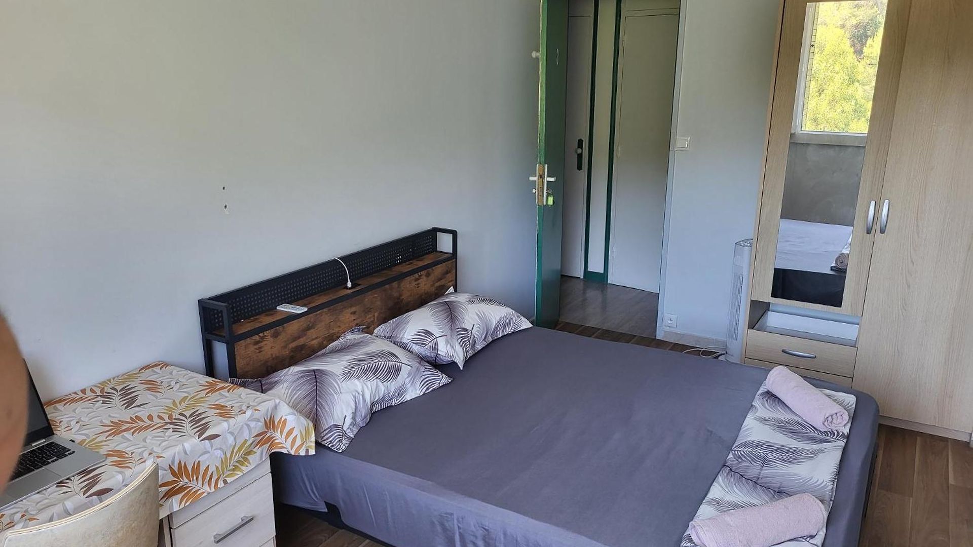 Private Room-3 In Hannana Apartment- 2 Min Walk To Tram 12 Min To Train Station 15 Min To Massena Place