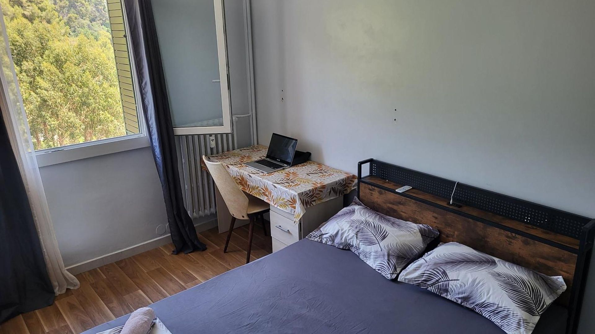 Private Room-3 In Hannana Apartment- 2 Min Walk To Tram 12 Min To Train Station 15 Min To Massena Place * Nice