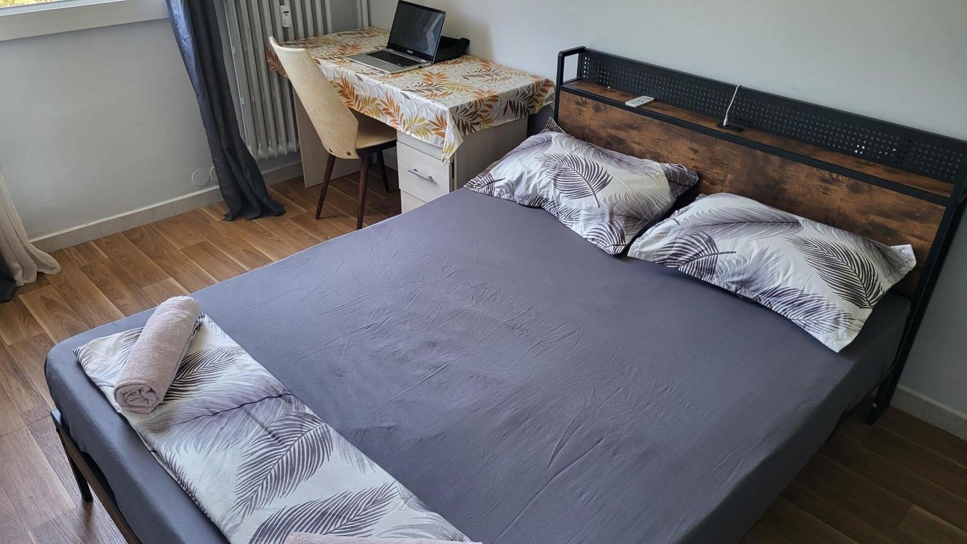 Private Room-3 In Hannana Apartment- 2 Min Walk To Tram 12 Min To Train Station 15 Min To Massena Place *