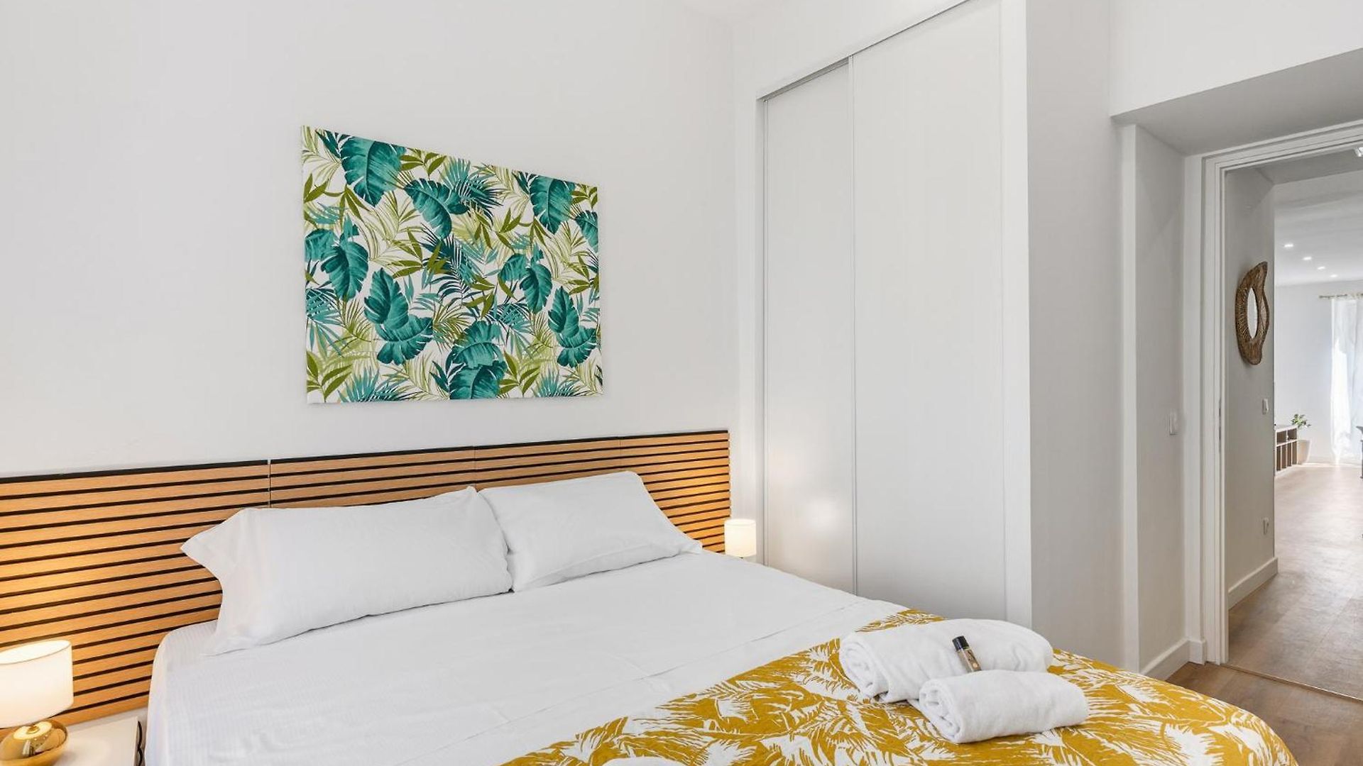 Deloye Fshh Apartment