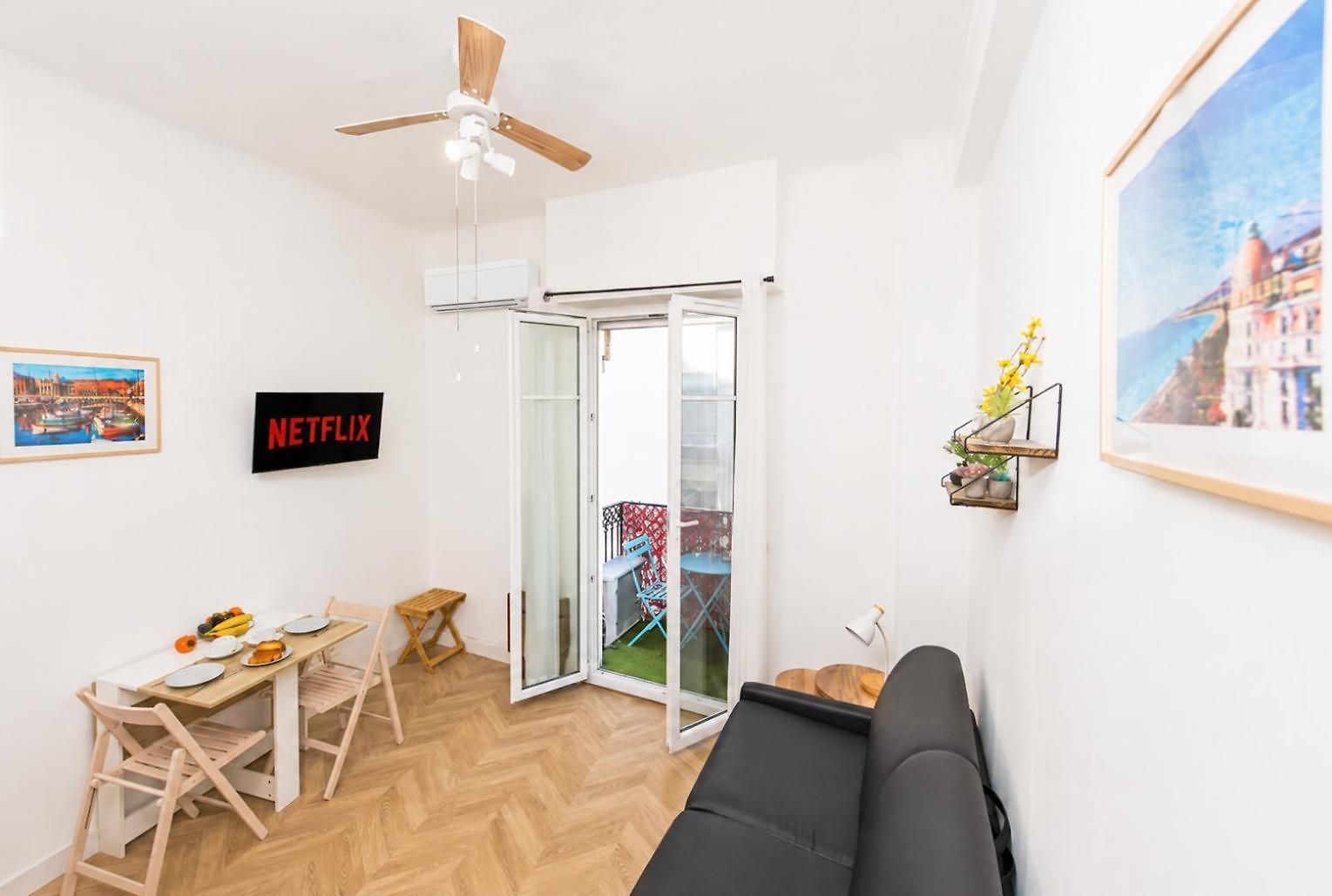 - - Superbe Avec Balcon - Centre - - *