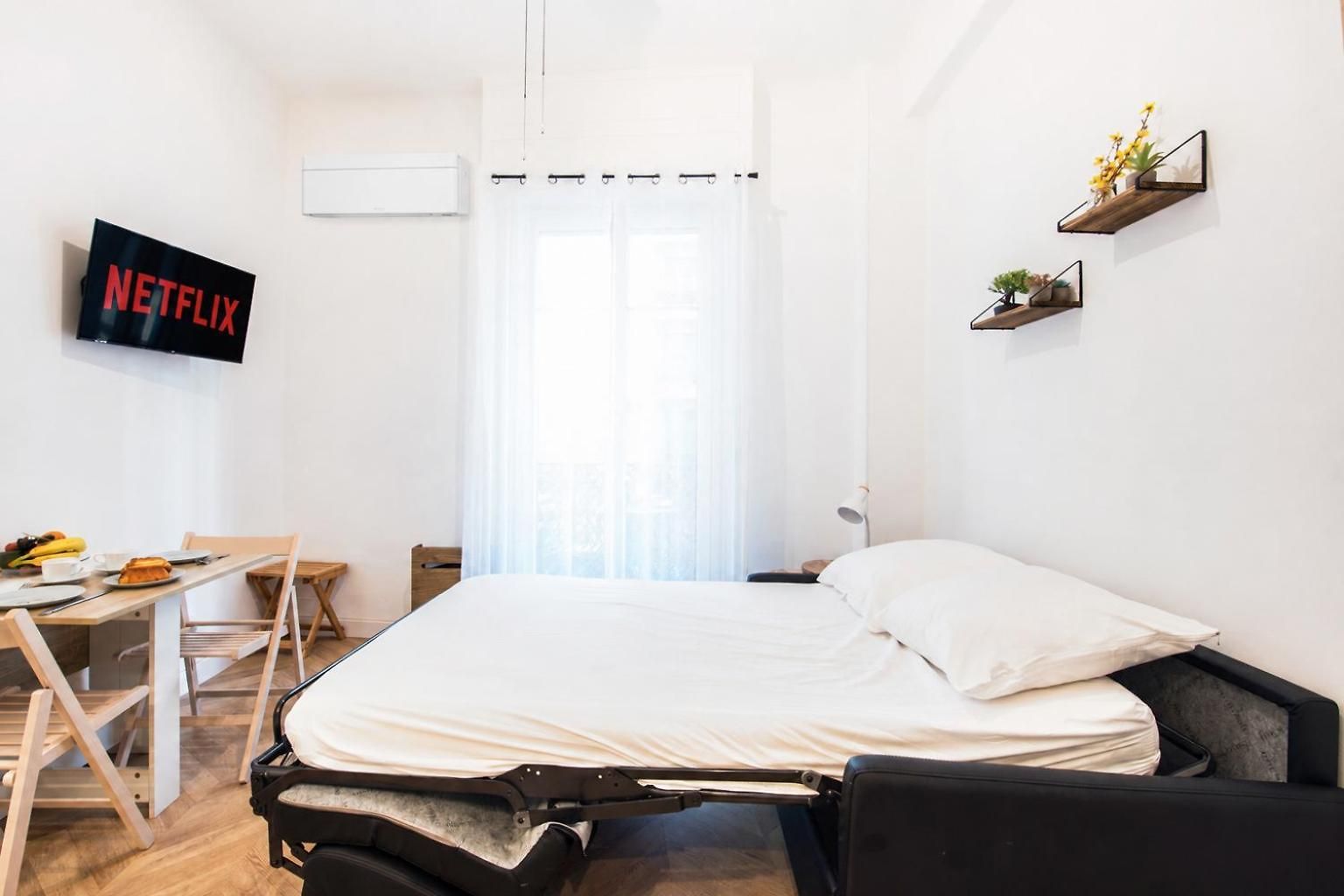 - - Superbe Avec Balcon - Centre - - * Nice