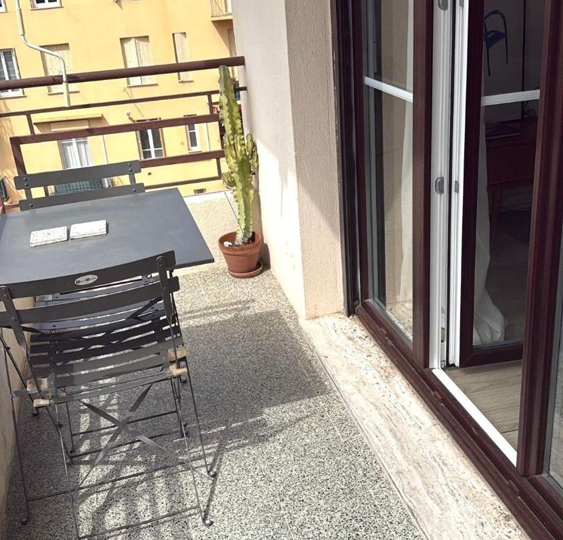 Proche De Liberation Avec Balcon Ensoleille Apartment *