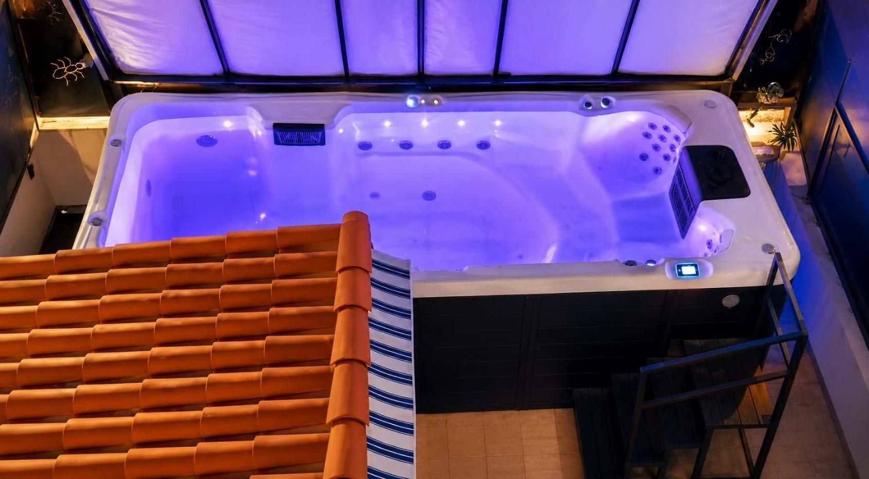 Piscine Jacuzzi Privee Chauffee, Terrasse Et Garage A