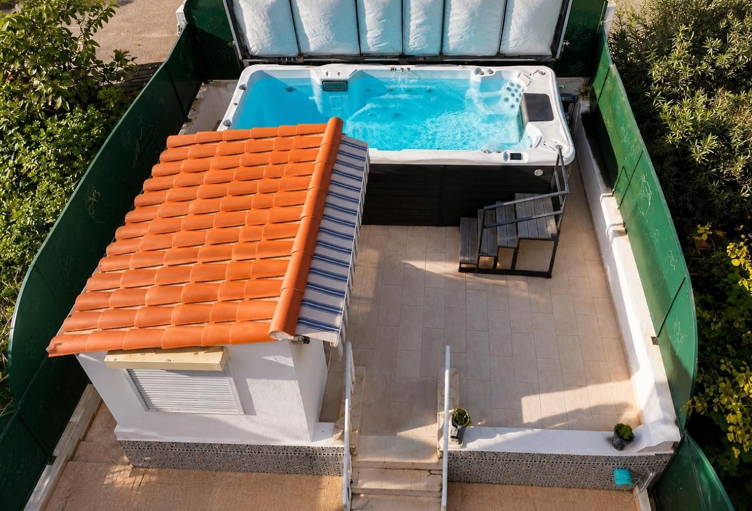 Apartment Piscine Jacuzzi Privee Chauffee, Terrasse Et Garage A Nice