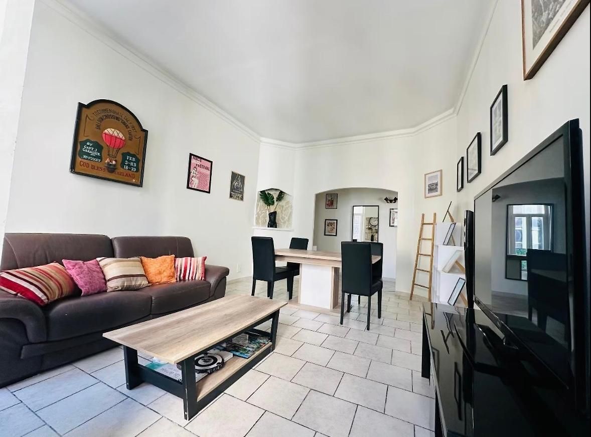 Apartment Centre De *