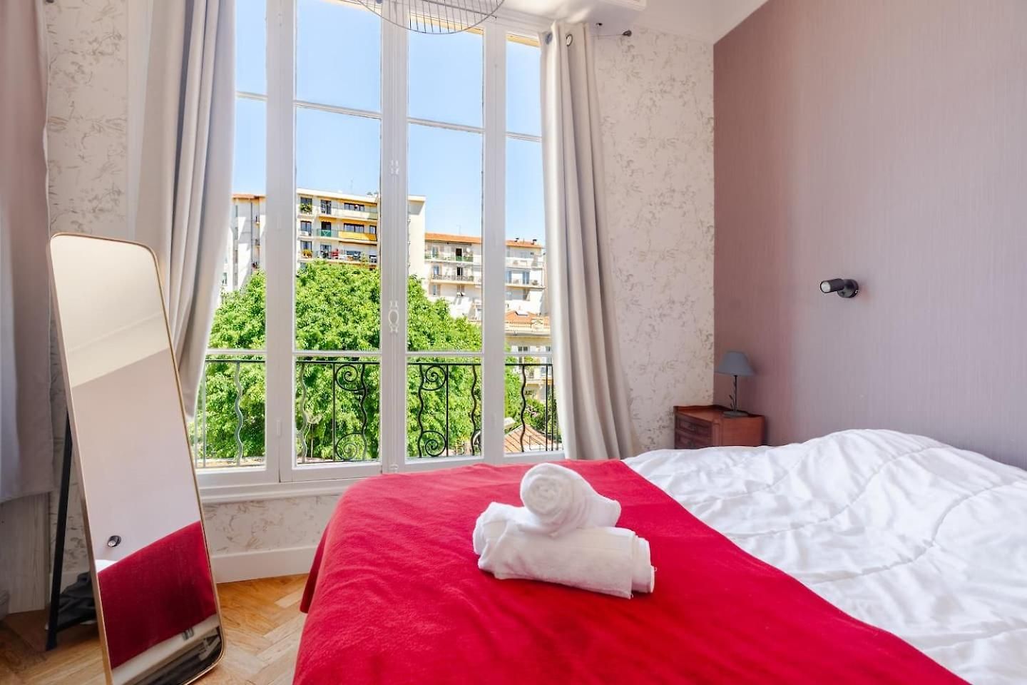 Rare 100m Gem In 5 Min To The Sea Apartment *
