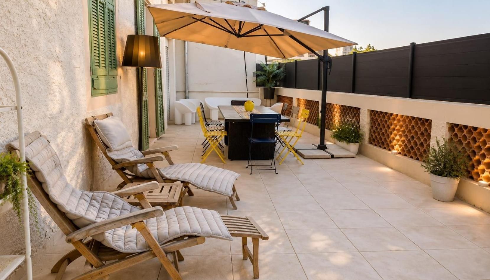 Sunset Atypical With Air Conditioning Hébergement de vacances *