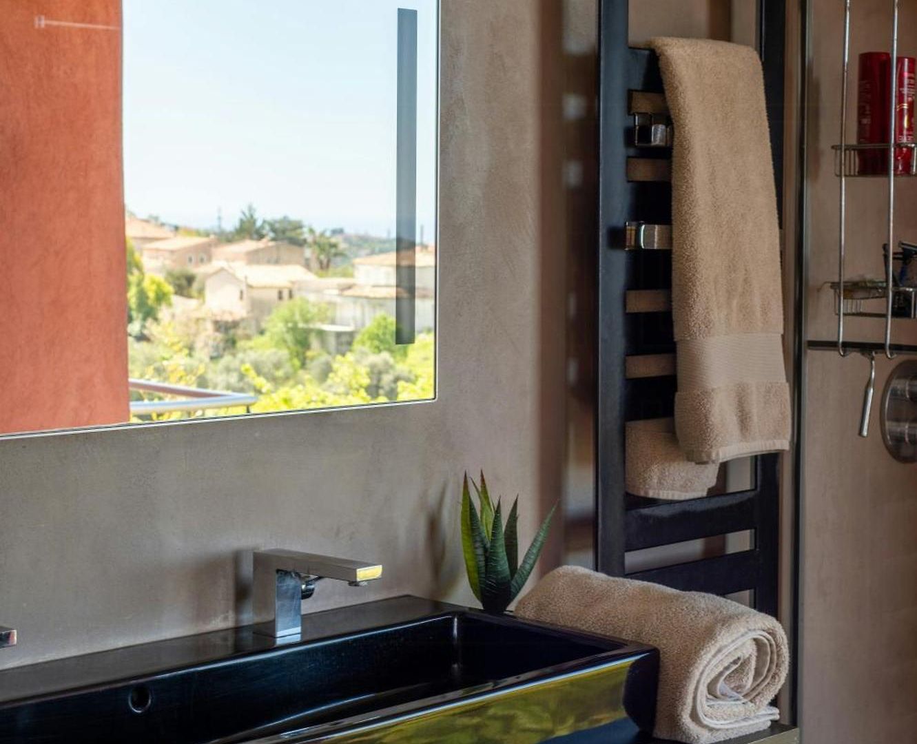 Contemporary With Views Of Cap D'antibes Holiday home *