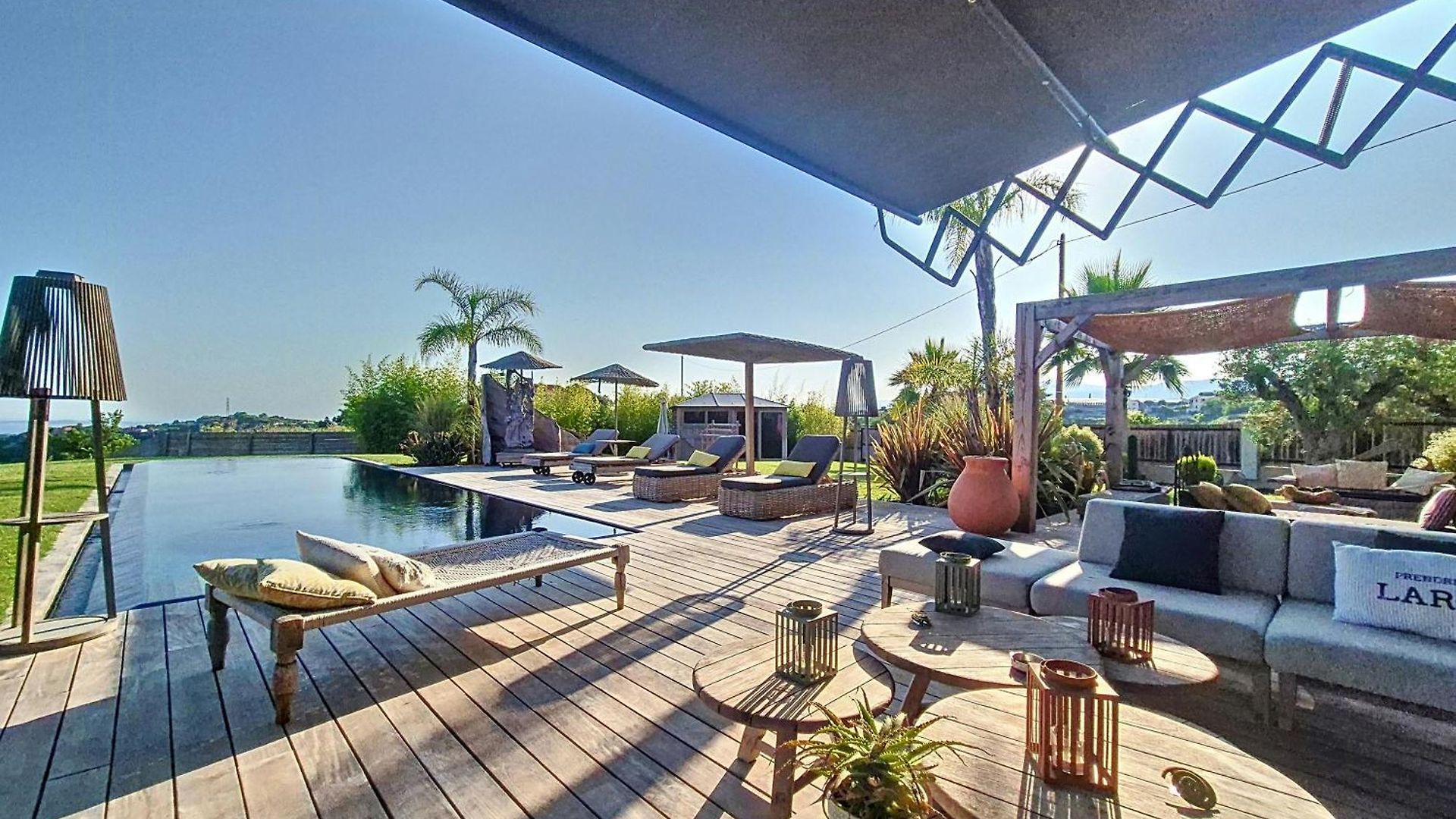 Holiday home Contemporary With Views Of Cap D'antibes *
