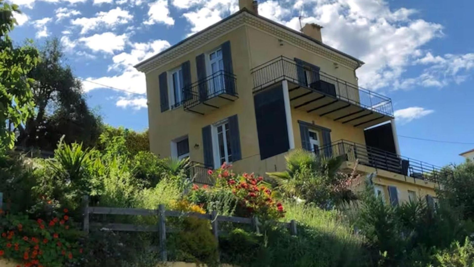 Duplex In With Private Pool In Hills * Nice