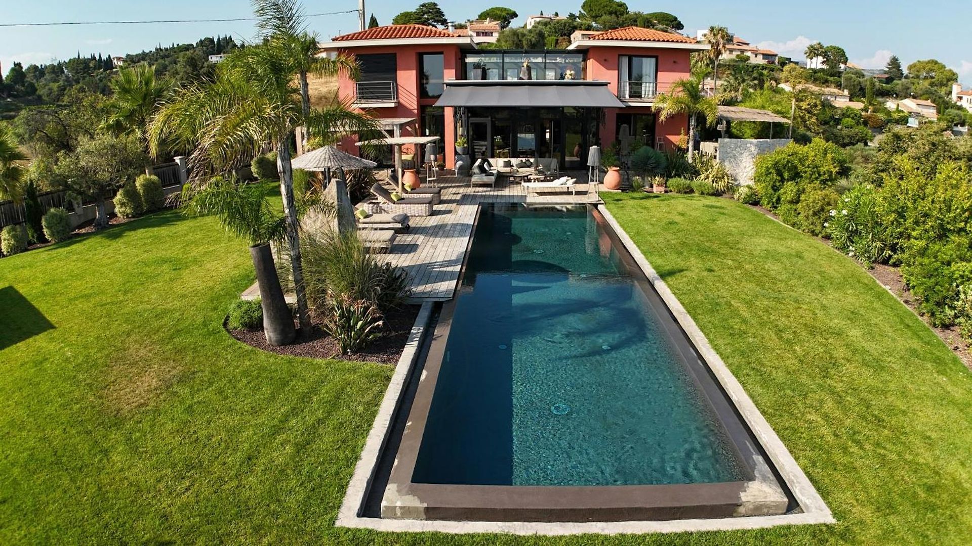 Holiday home Contemporary With Views Of Cap D'antibes