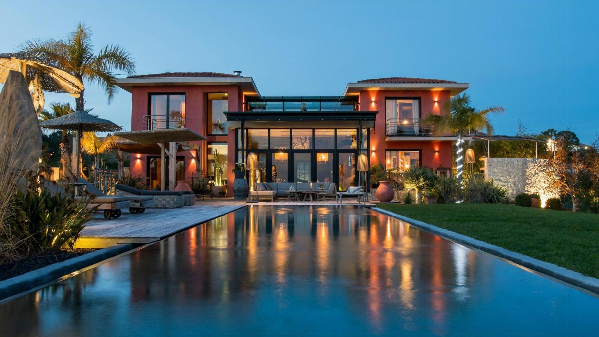 Contemporary With Views Of Cap D'antibes *