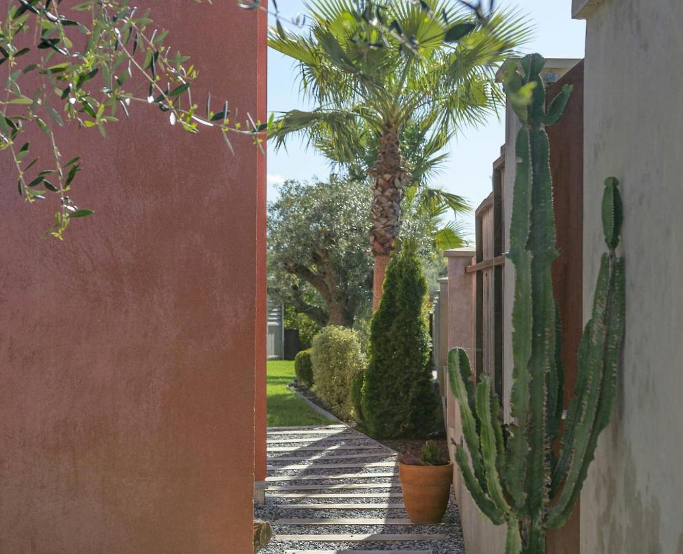 Contemporary With Views Of Cap D'antibes Holiday home
