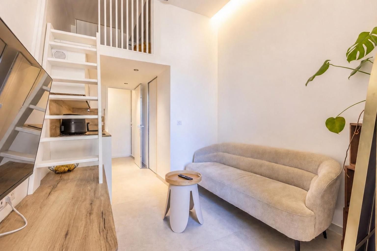 Appartement Nid Perché Avec Aperçu à Pied ! Nice