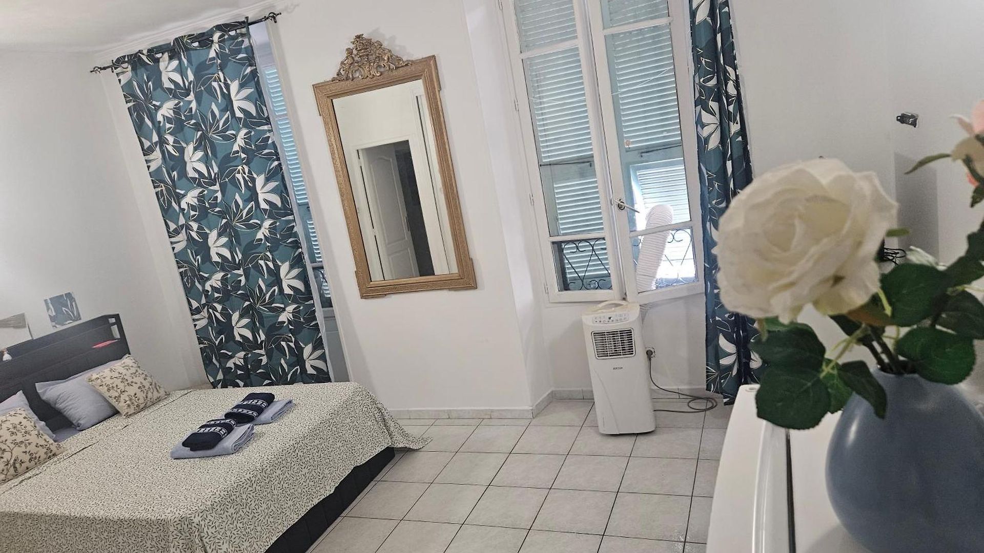 Centre Apartment *