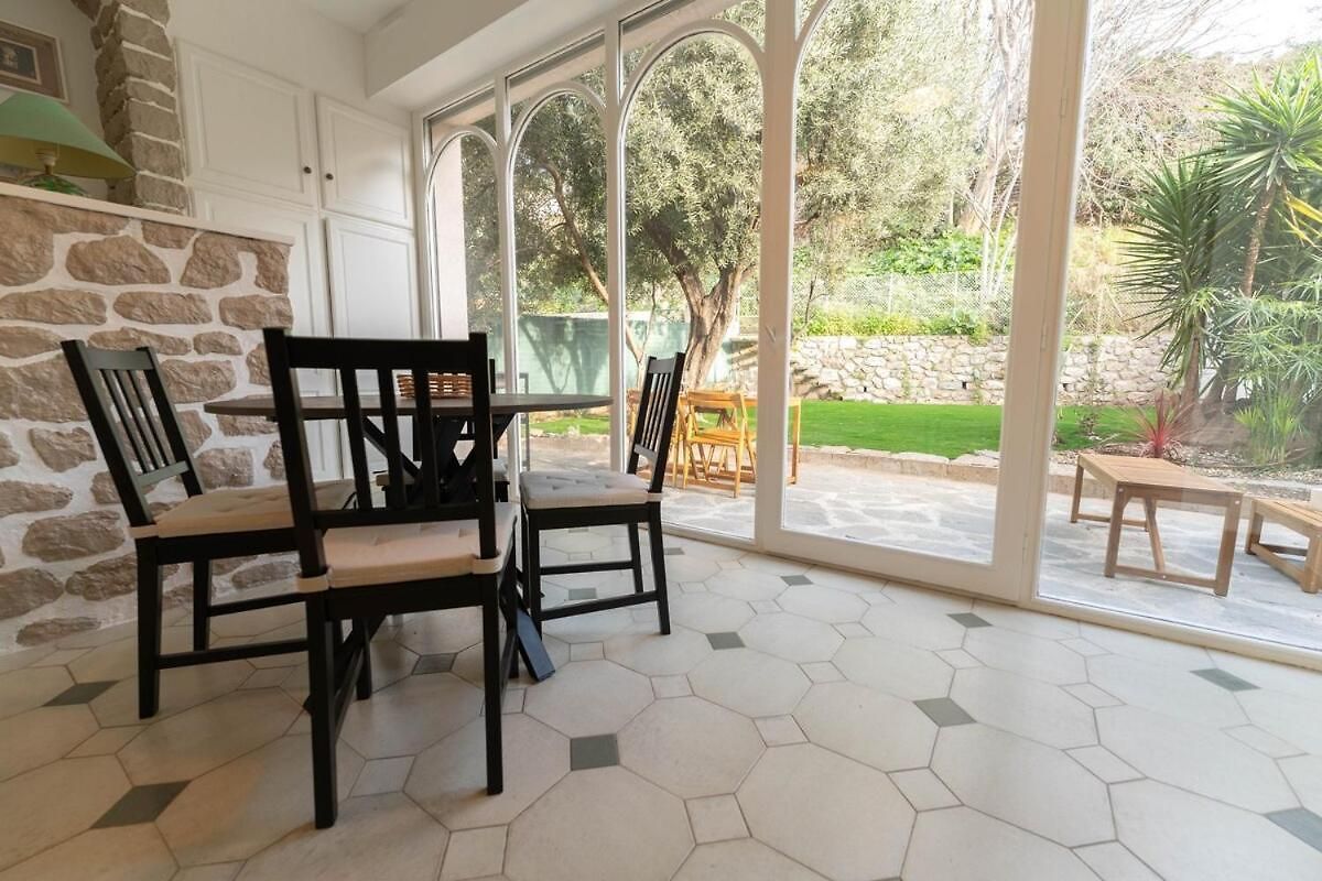 Magnifique Rez De Jardin Port Apartment Nice