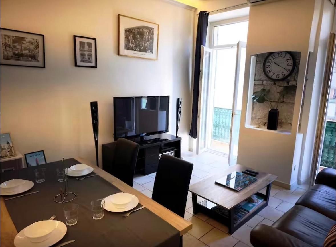Apartment Centre De *