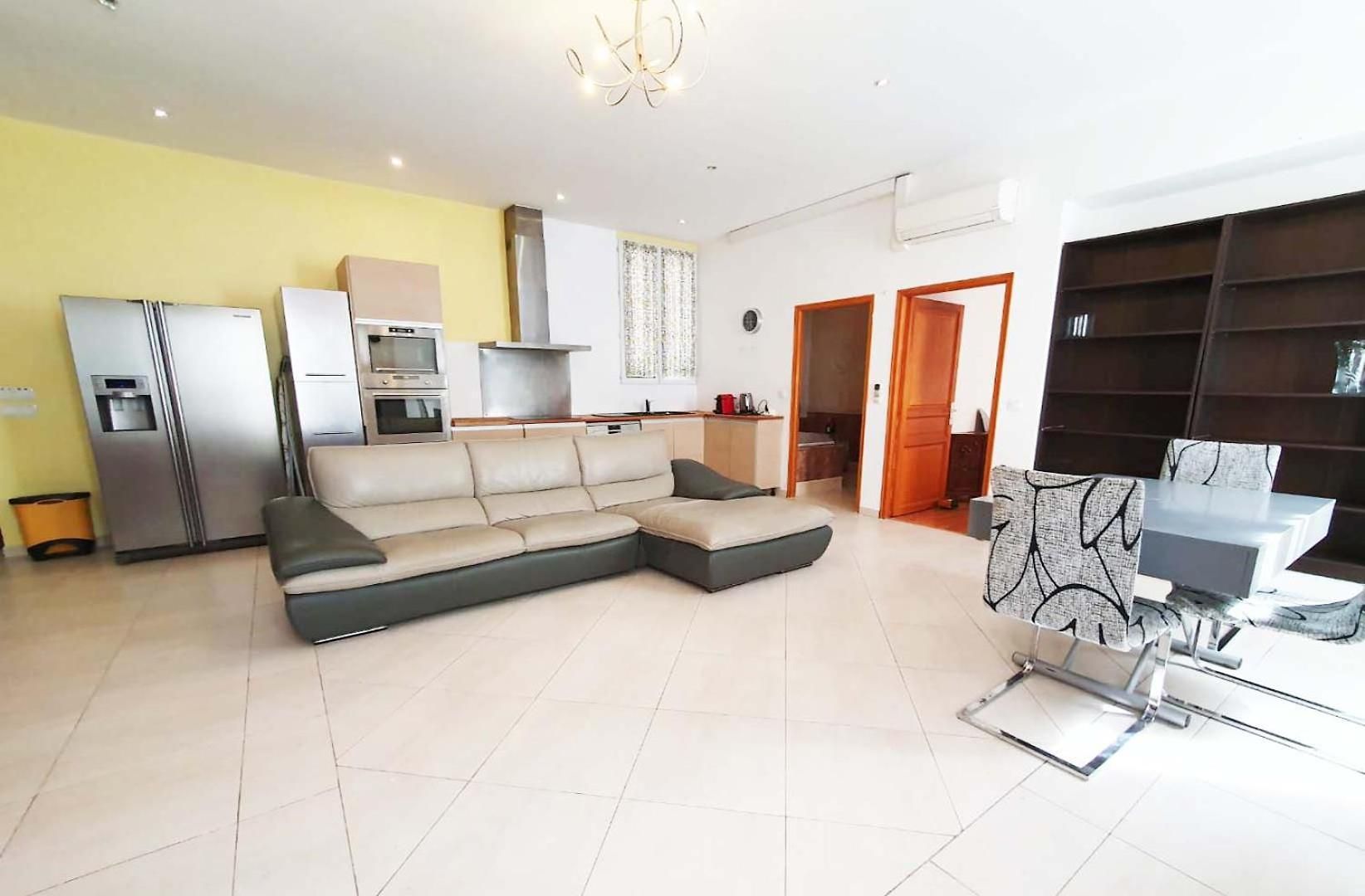 Super Apartment