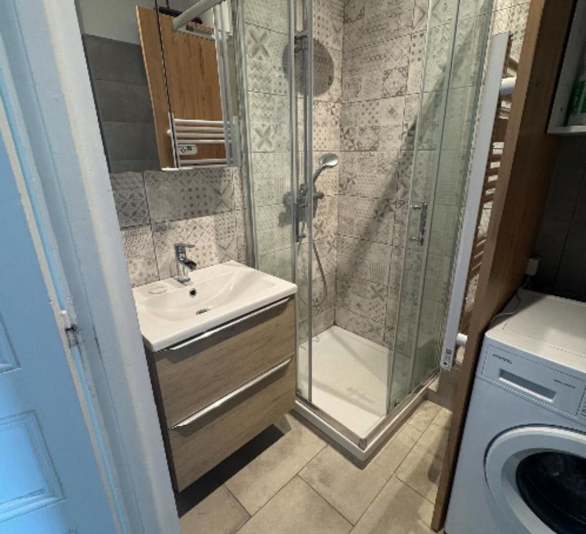 Apartment Spacious 3bdr Near The Exhibition Center