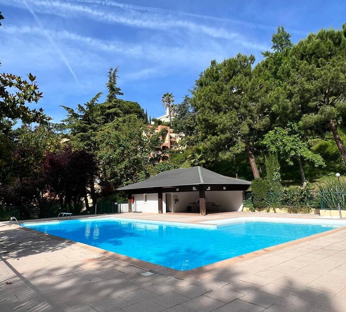 Avec Piscine à Nice