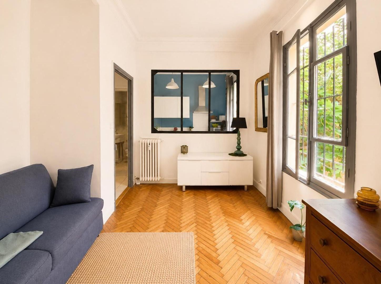 La Parenthese Apartment *