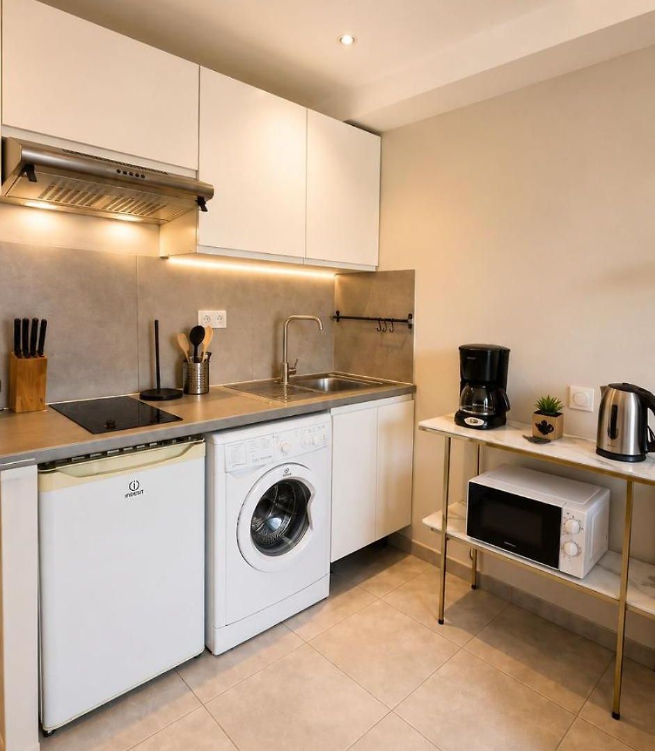 Apartment Charming With Terrace In *