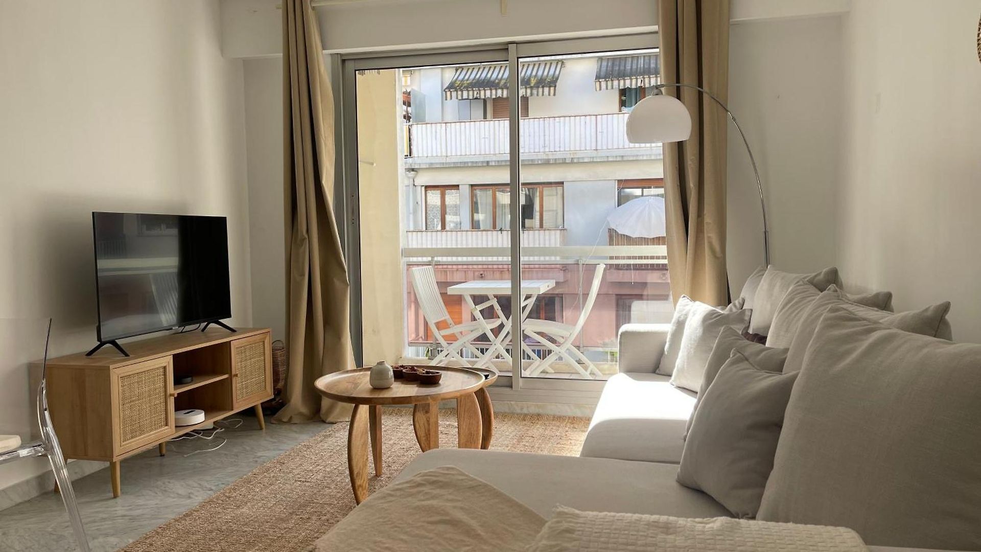Apppartement Avec Terrasse - 2 à 4 Personnes *