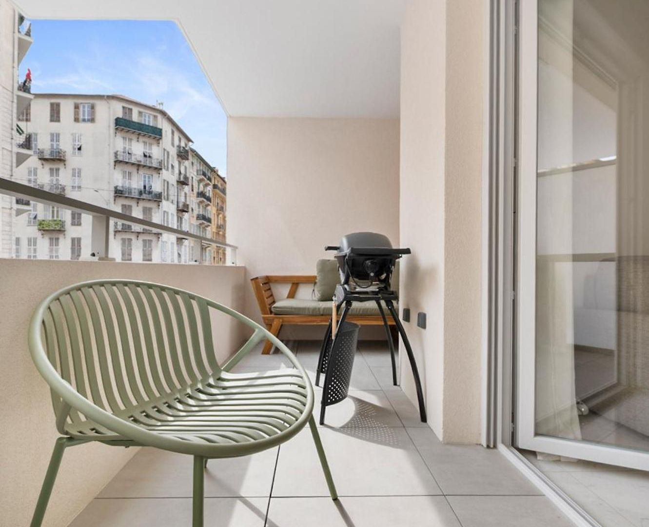 Avec Balcon-terrasse & Clim Apartment