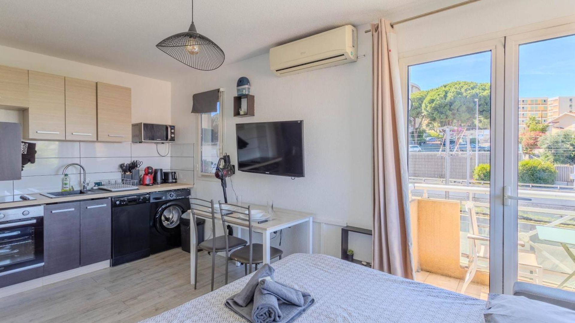 Apartment Avec Climatisation Proche Des Plages *