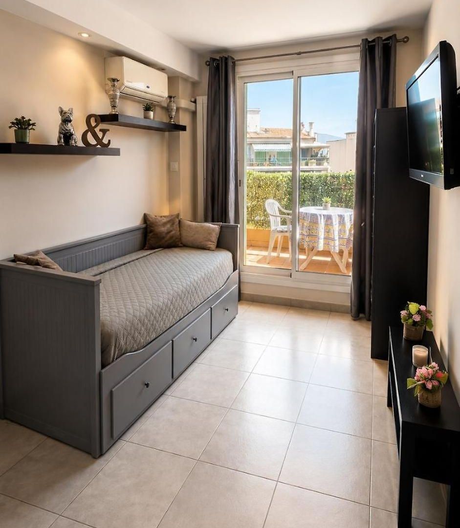 Charming With Terrace In *