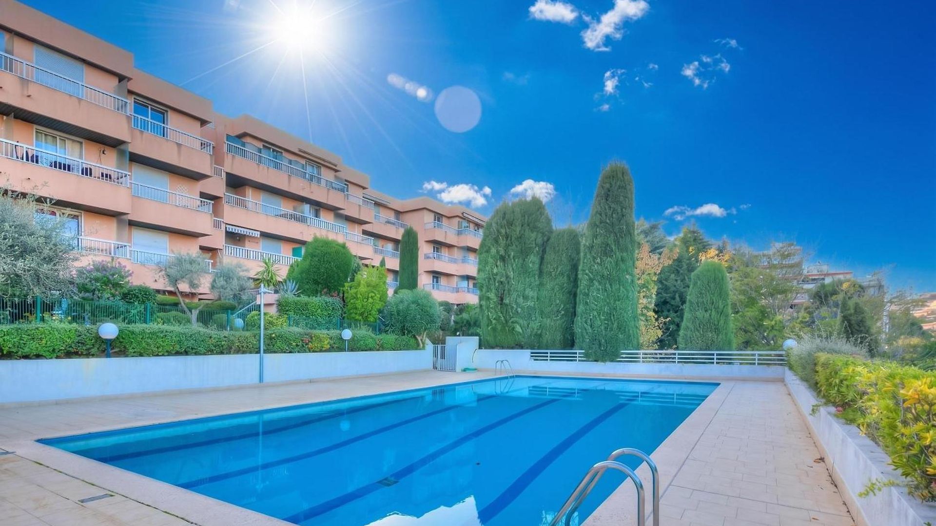 Fabrina With Balcony And Pool - Happy