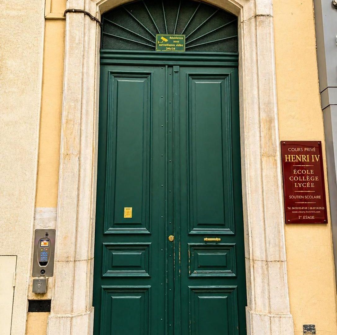 Apartment Stunning 2br Flat In The Heart Of *