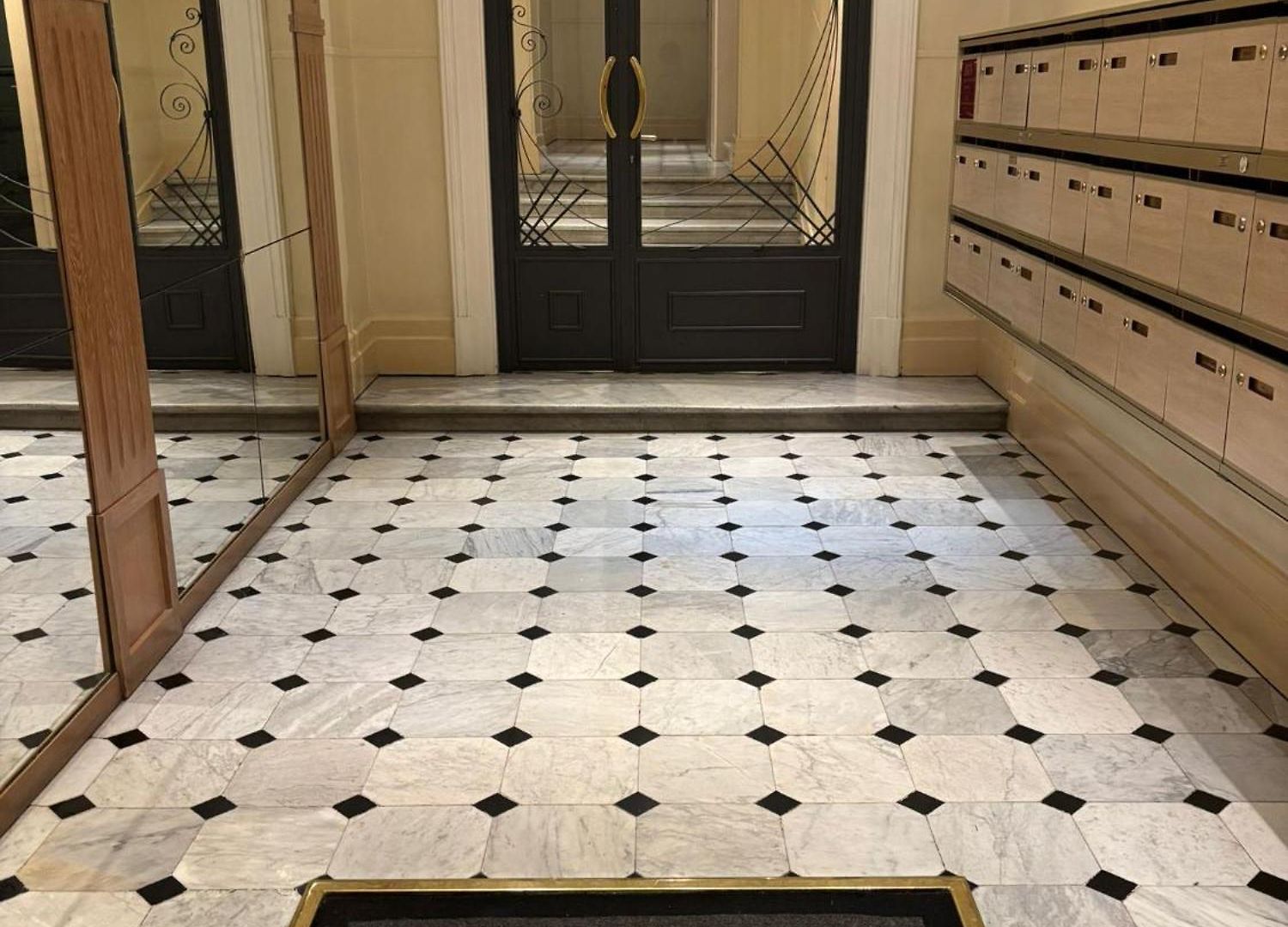 Apartment Stunning 2br Flat In The Heart Of *