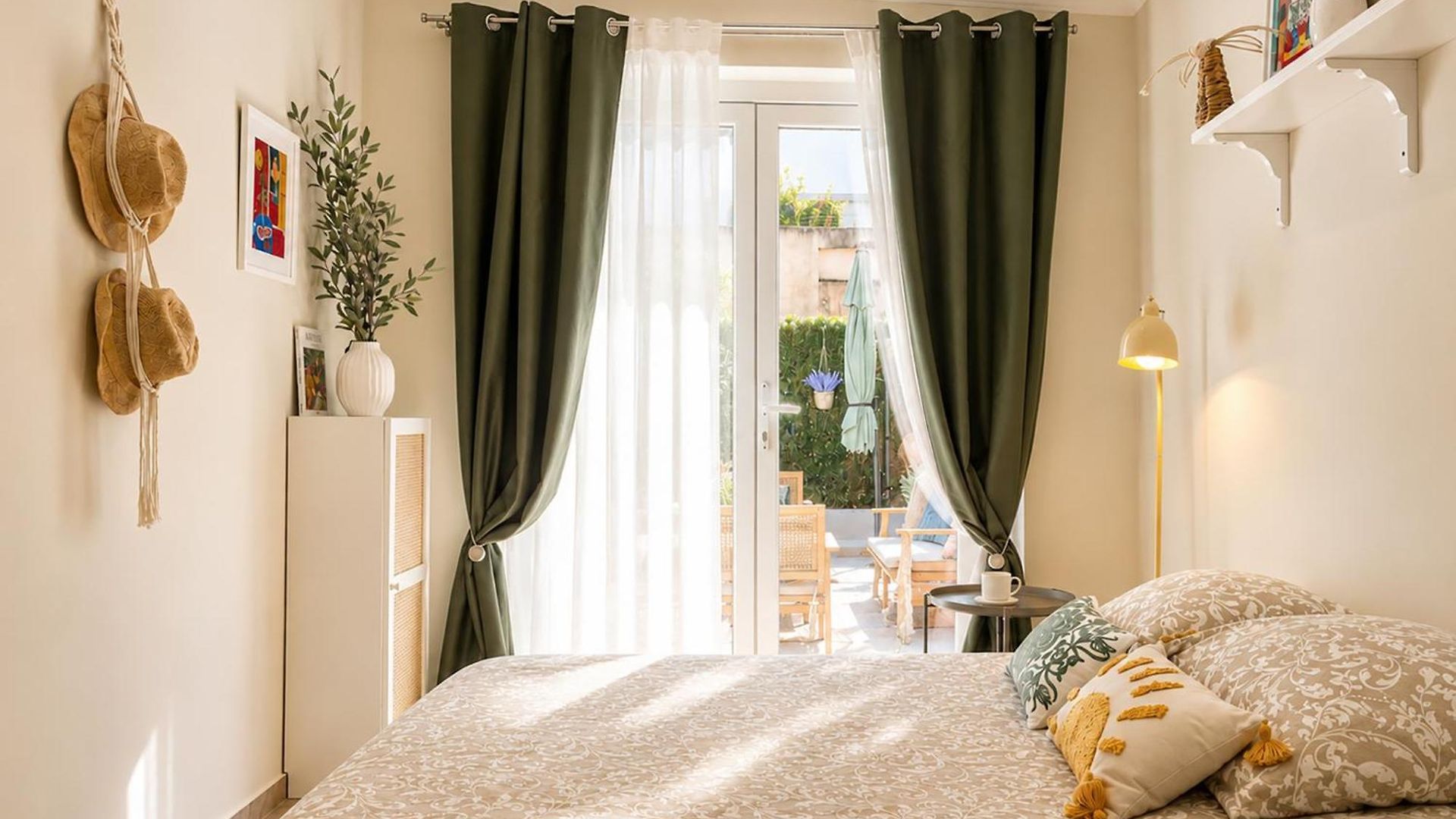 Le Petit - 4 Studios, 2 With Private Terrace - Centre Apartment *