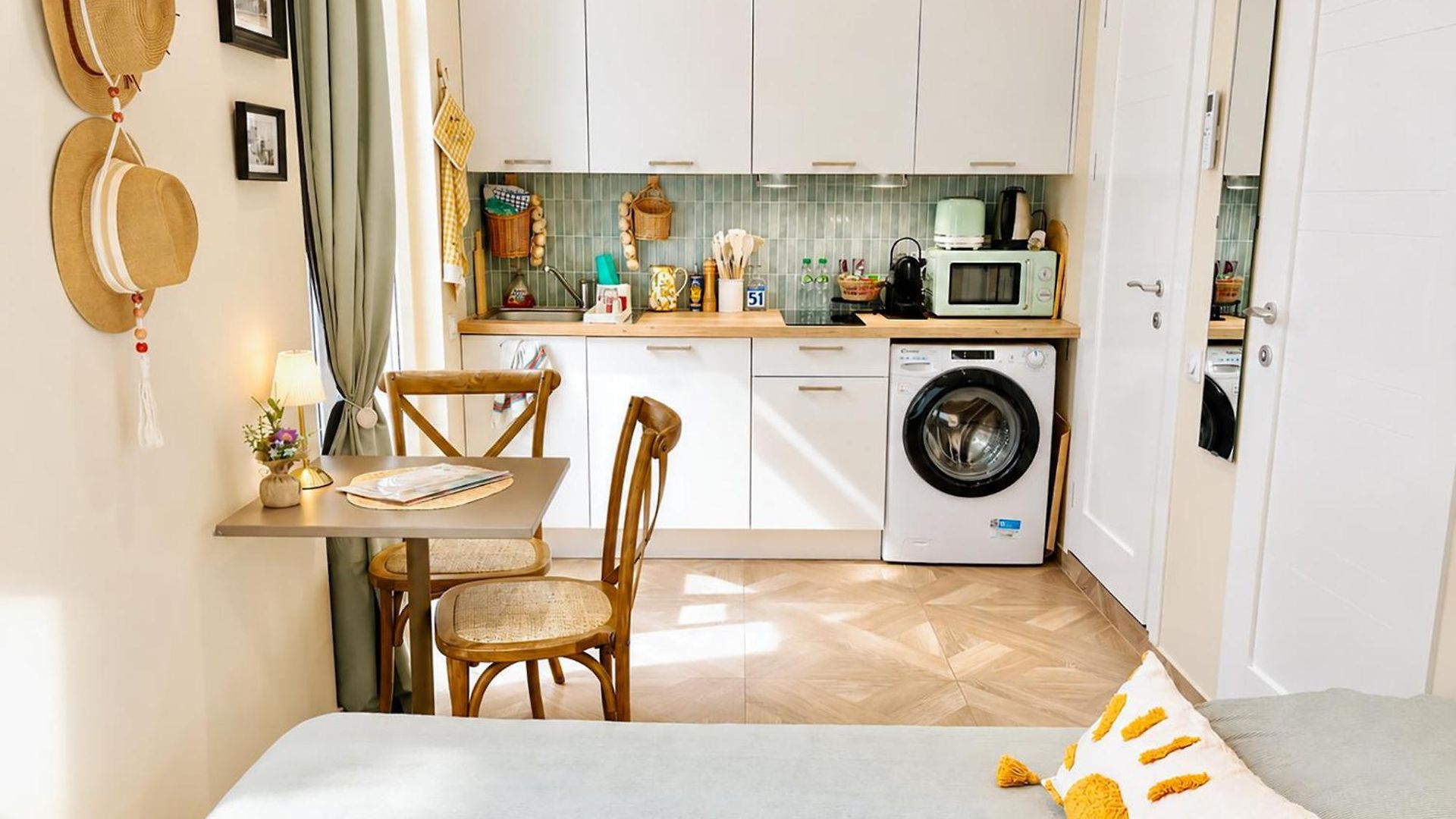 Le Petit - 4 Studios, 2 With Private Terrace - Centre Apartment *