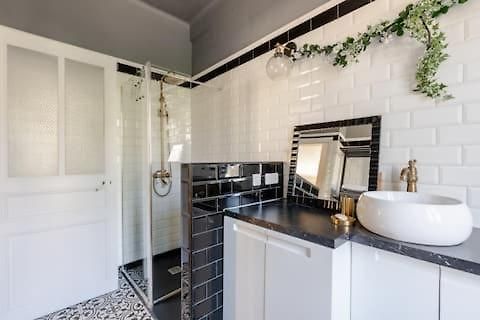 Apartment Rare 100m Gem In 5 Min To The Sea