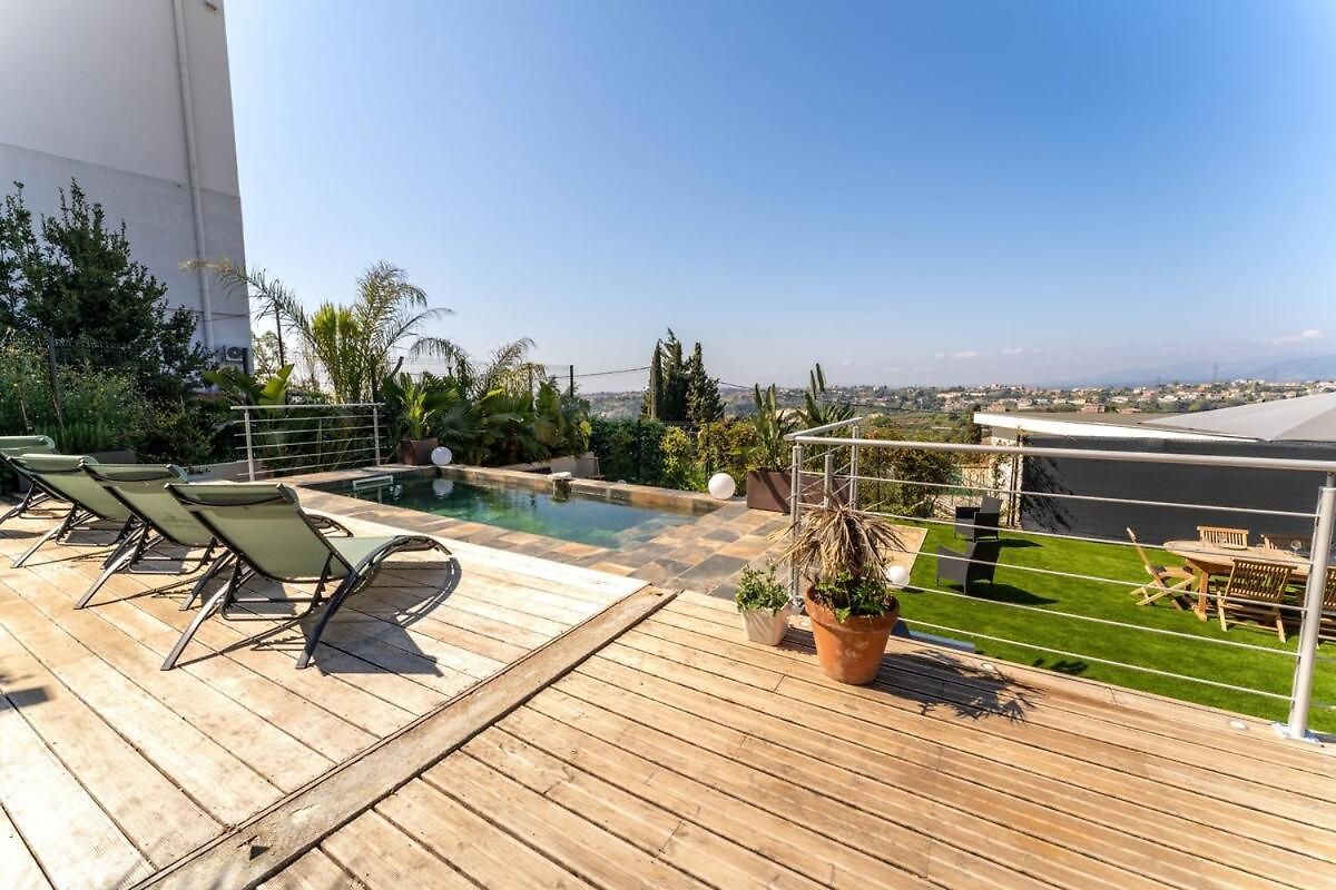 Magnifique Avec Piscine Et Jardin