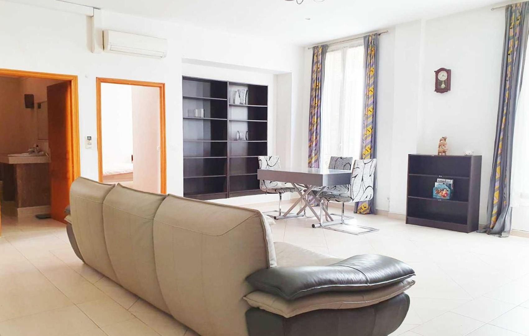Super Apartment