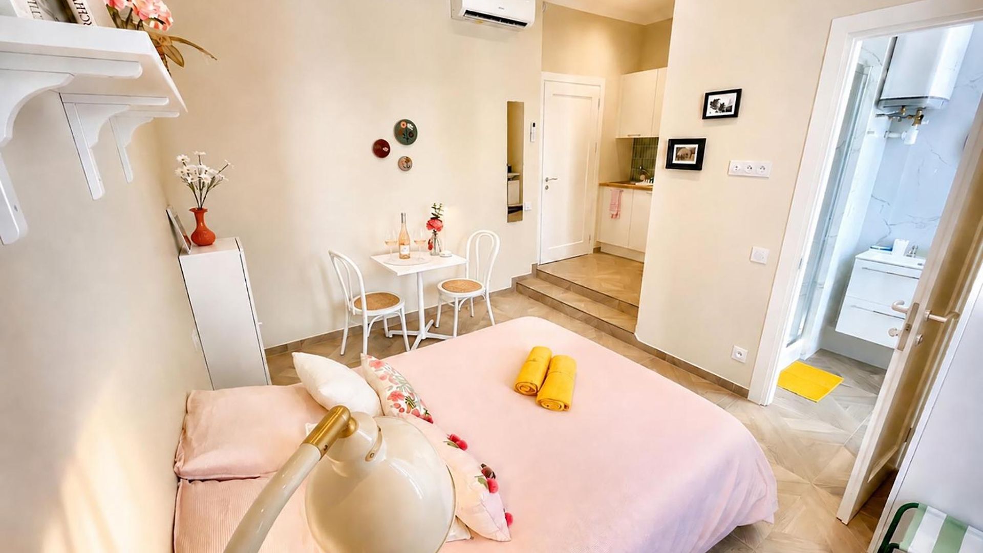Apartment Le Petit - 4 Studios, 2 With Private Terrace - Centre *