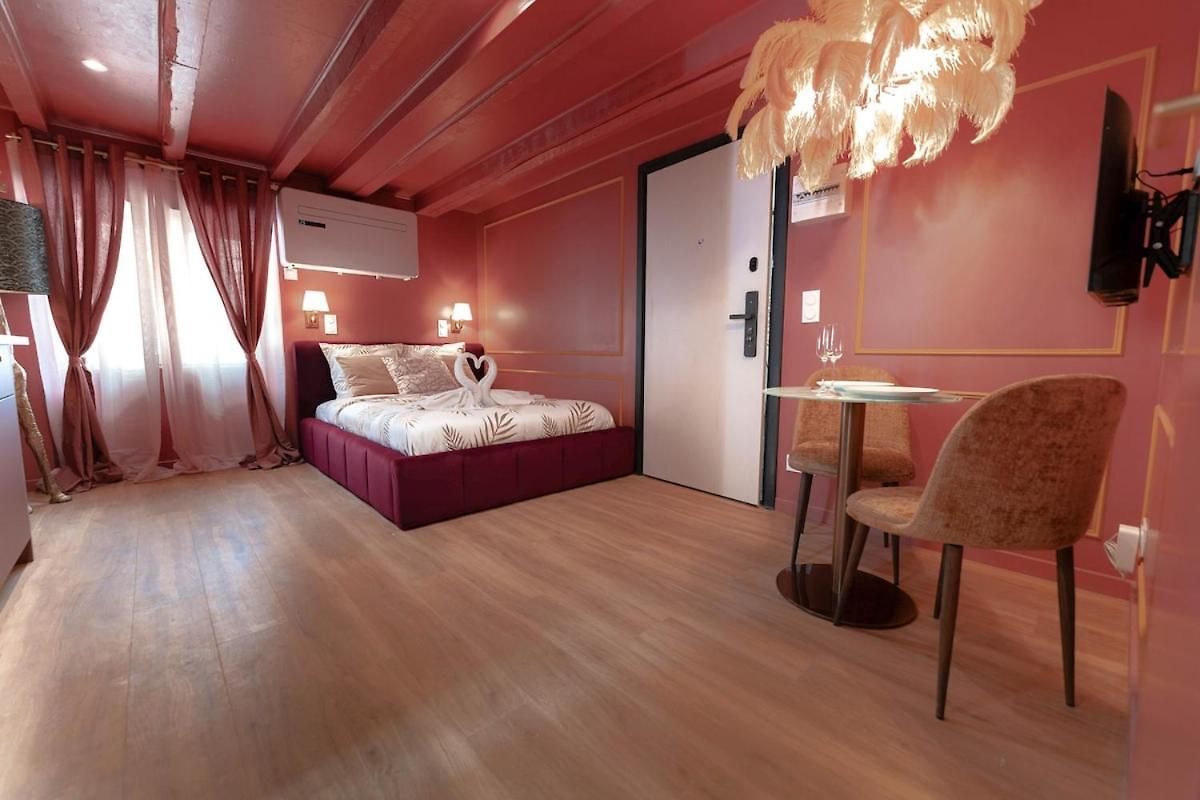 Les D Ailleurs Apartment *