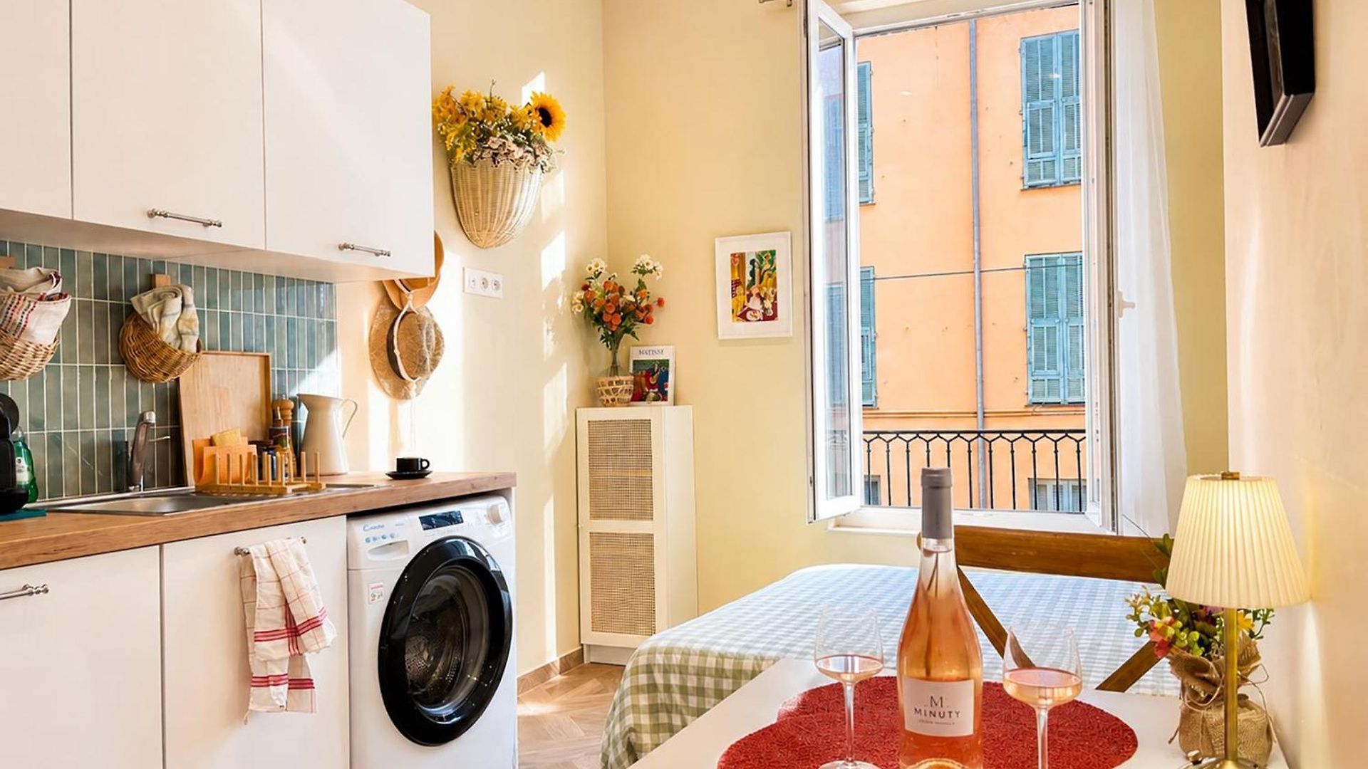 Apartment Le Petit - 4 Studios, 2 With Private Terrace - Centre Nice