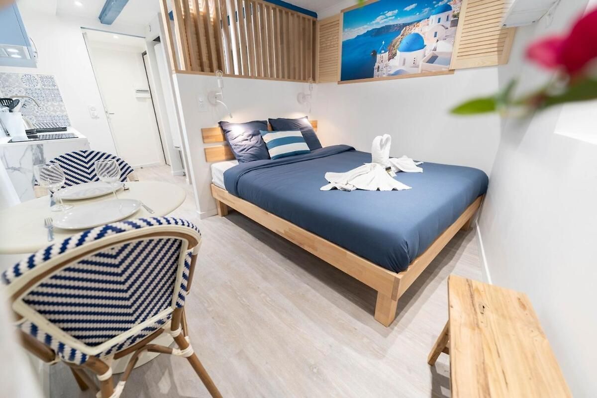 Les D Ailleurs Apartment