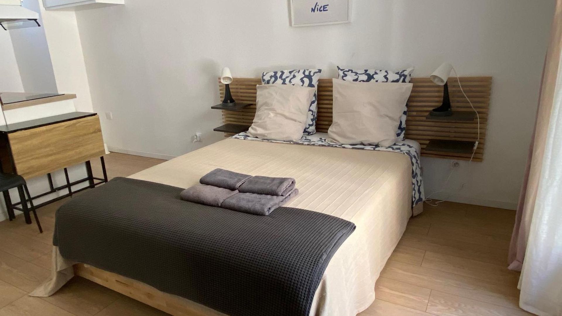 Et Salsa, Promenade Des Anglais, Parking Gratuit *