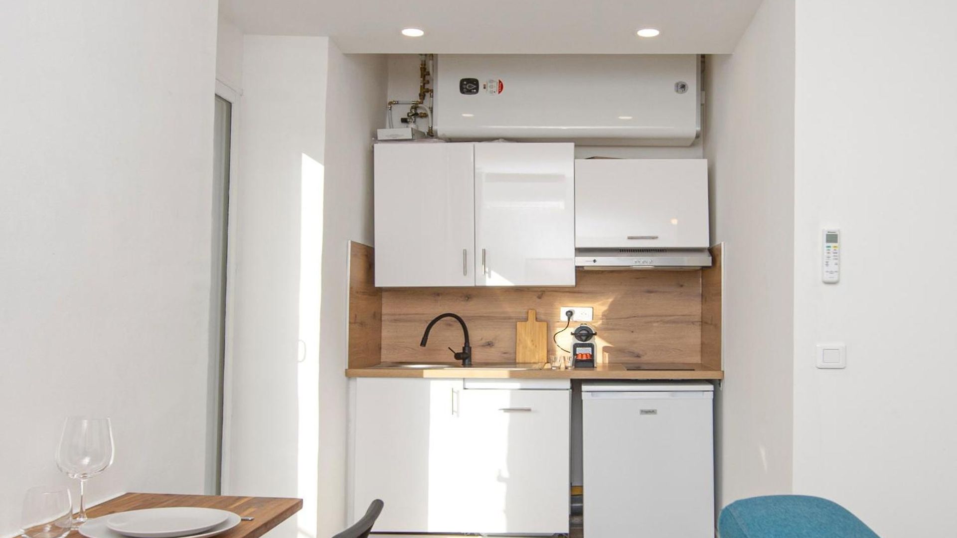 Nice, 3-room Refurbished Near Train Station *