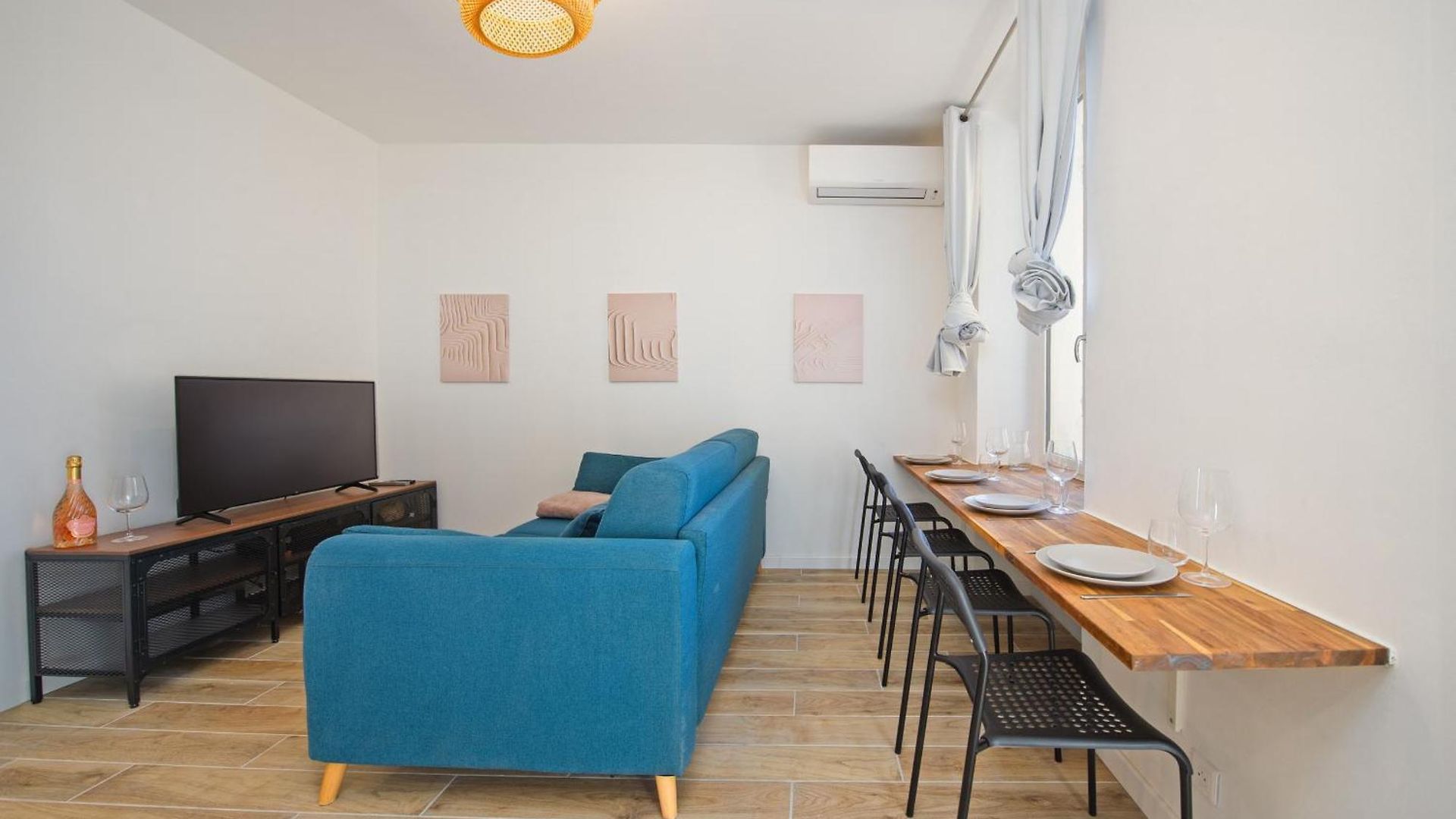 Nice, 3-room Refurbished Near Train Station Apartment *