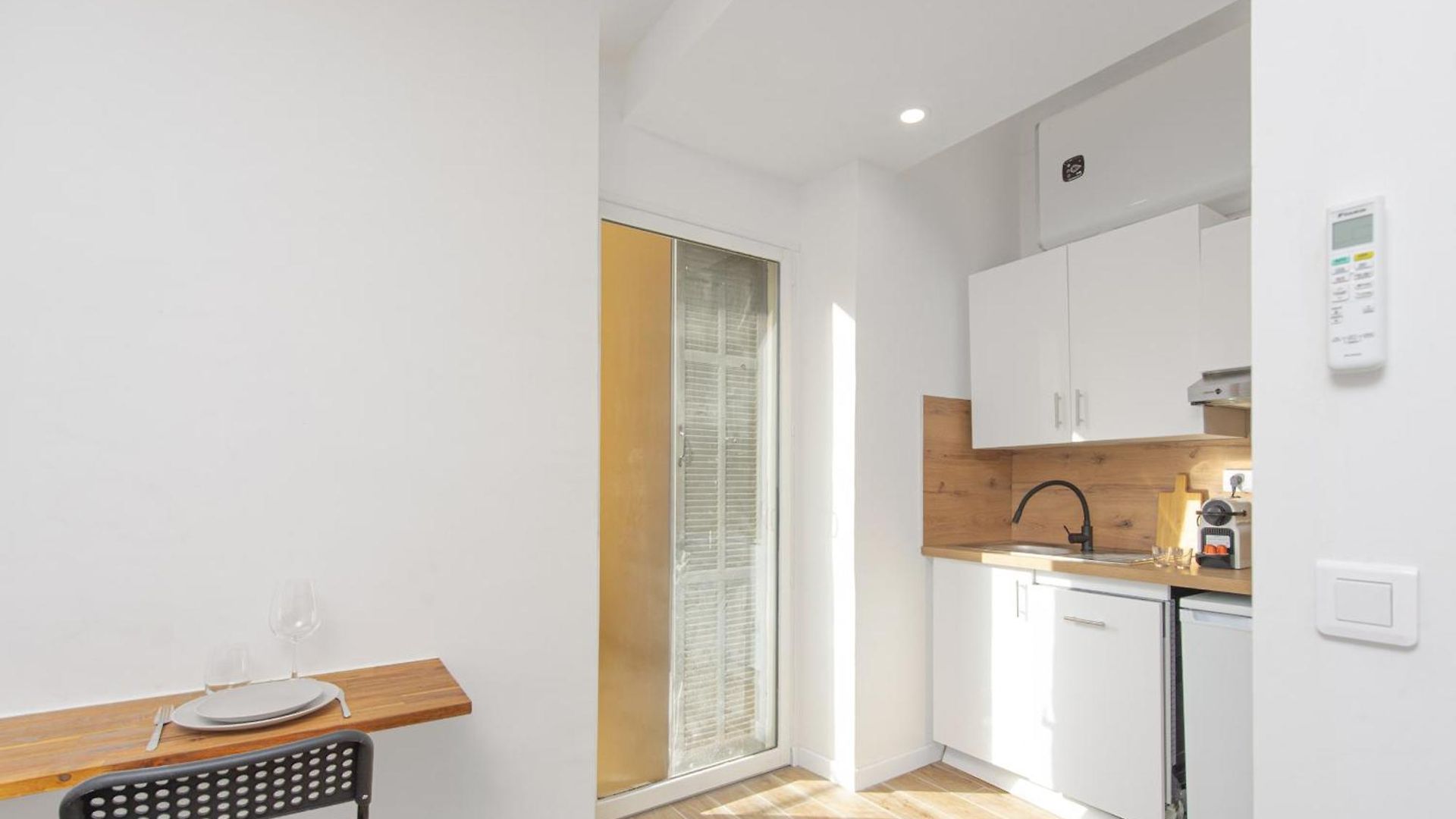Nice, 3-room Refurbished Near Train Station