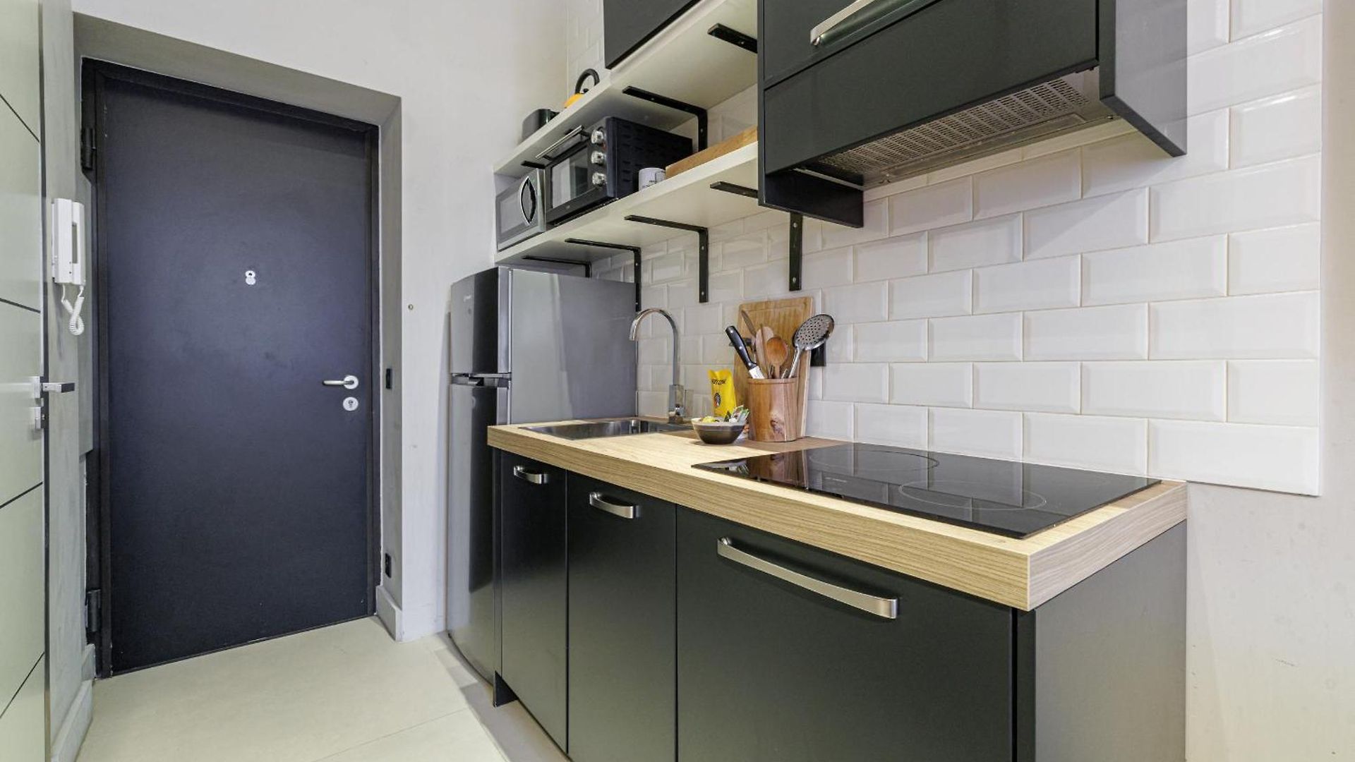 Charming 1 Bdr Downtown