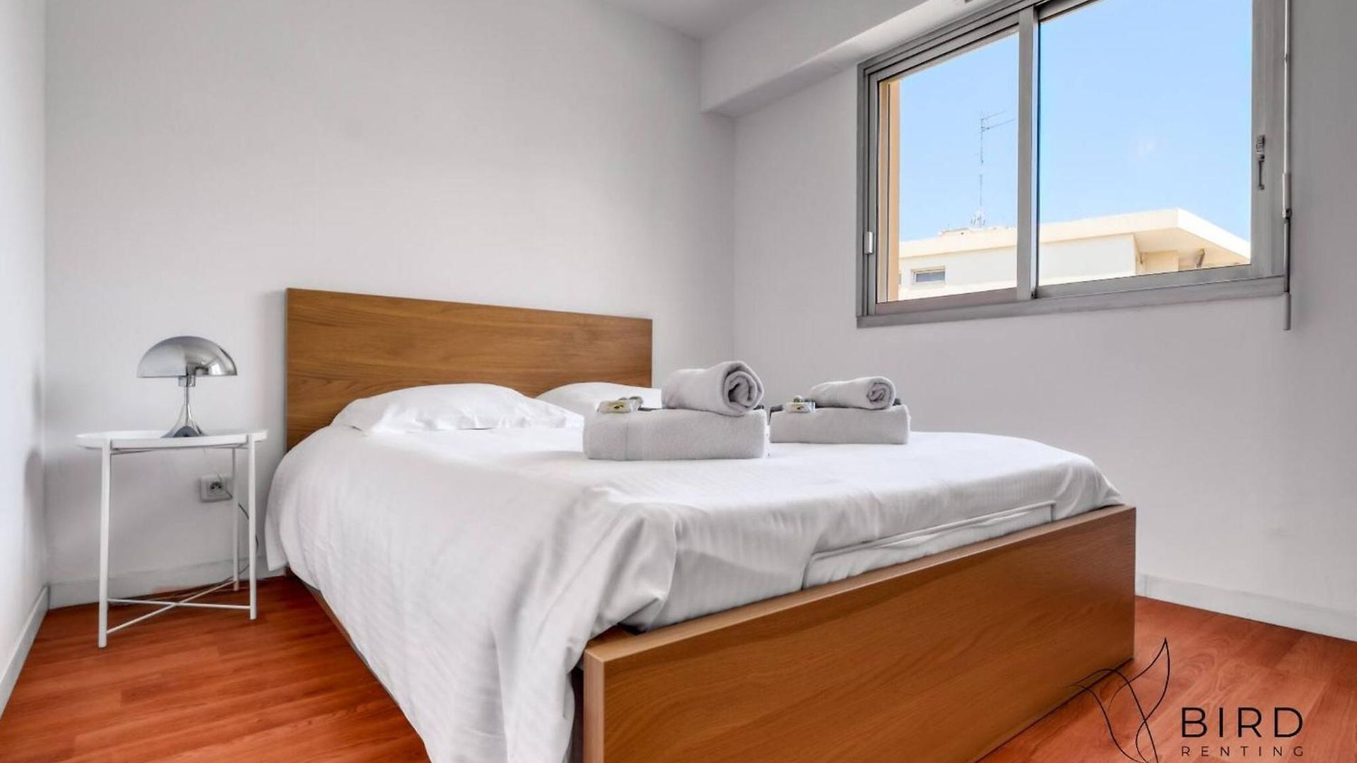 Apartment 1br W Terrace & Parking *